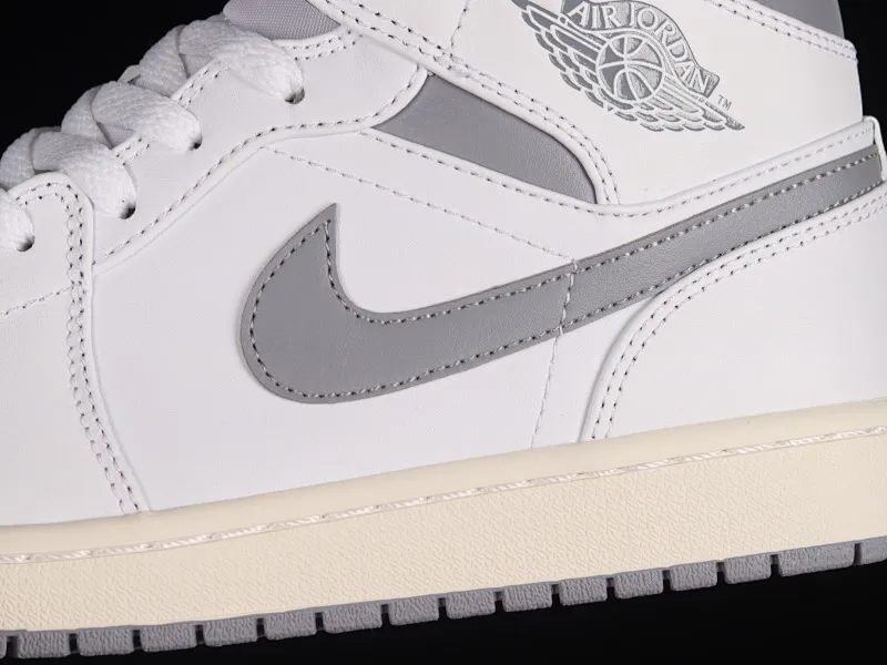 All categories Air Jordan Jordan series basketball shoes Air Jordan 1 Mid G version pure original Air Jordan 1 Mid "Vintage Grey" AJ1 Joe 1 white gray mid-top basketball shoes 554724-135